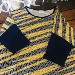 LuLaRoe shirt sleeve loose fitting shirt